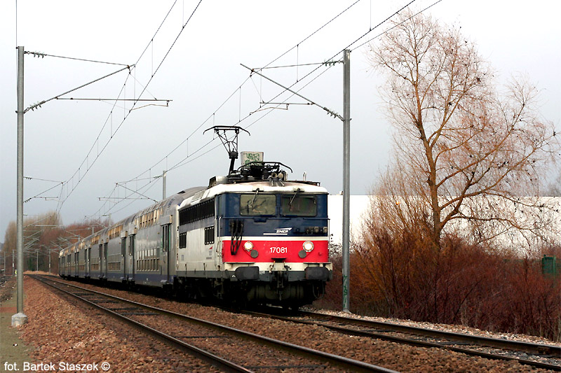 817081