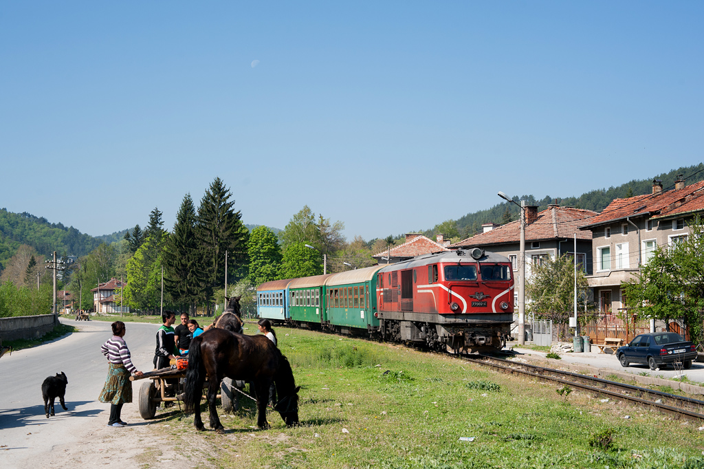 77002-4