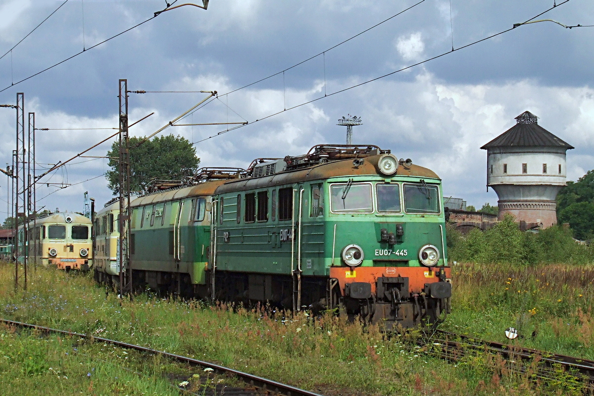 EU07-445