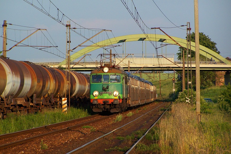 EU07-225