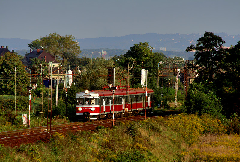 EN57-1142