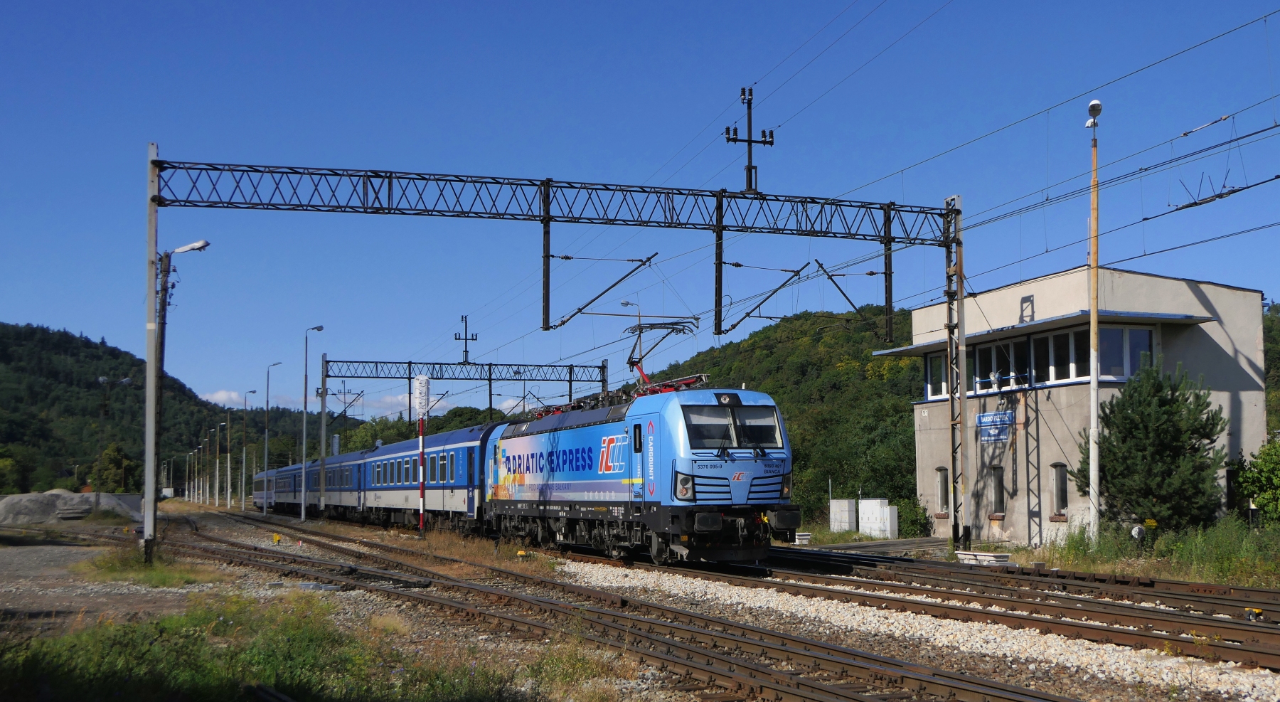 5 370 095-9