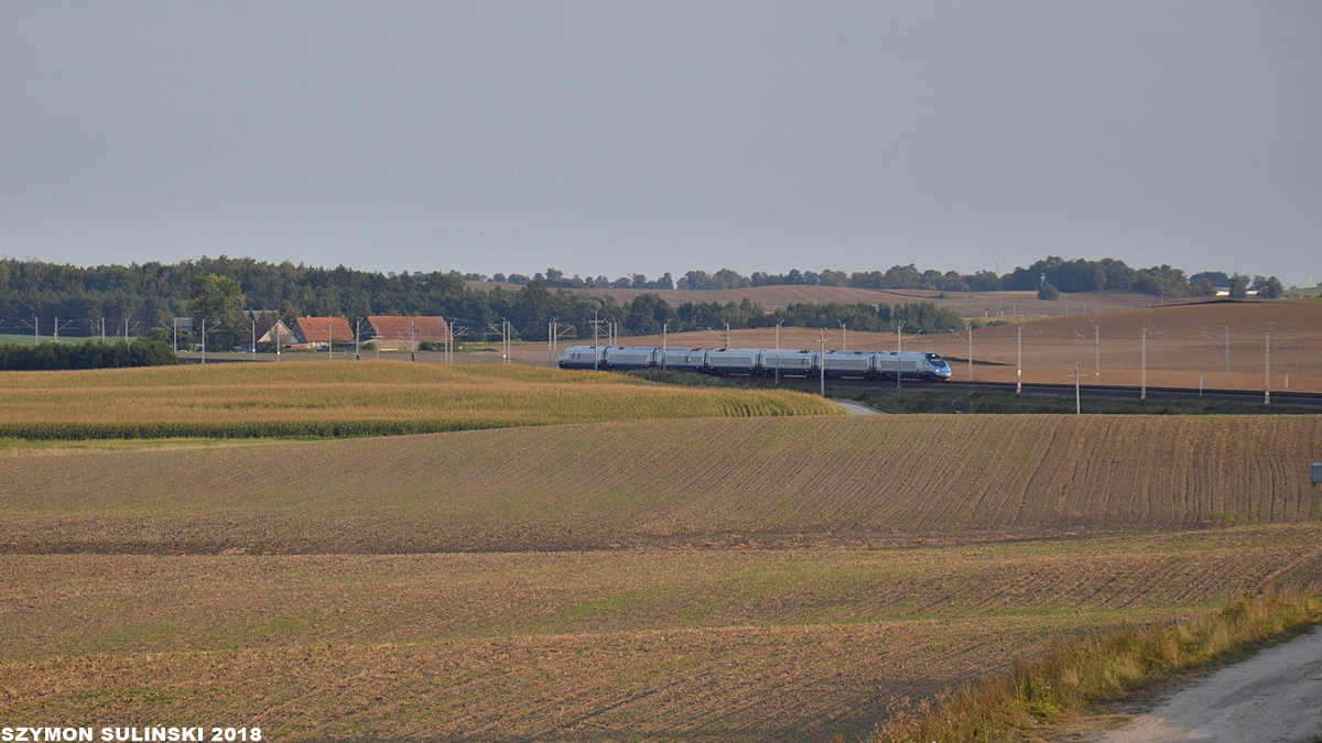 Pendolino zbliża się do Mleczewa