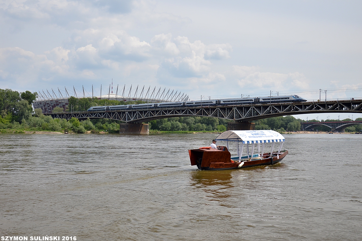 Pendolino na moście średnicowym.