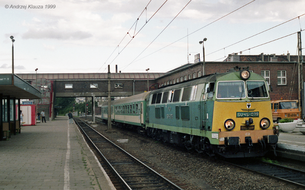 SU45-079