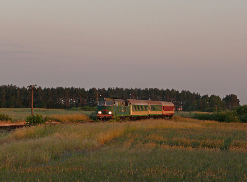 SU45-098 ze Stoczniowcem