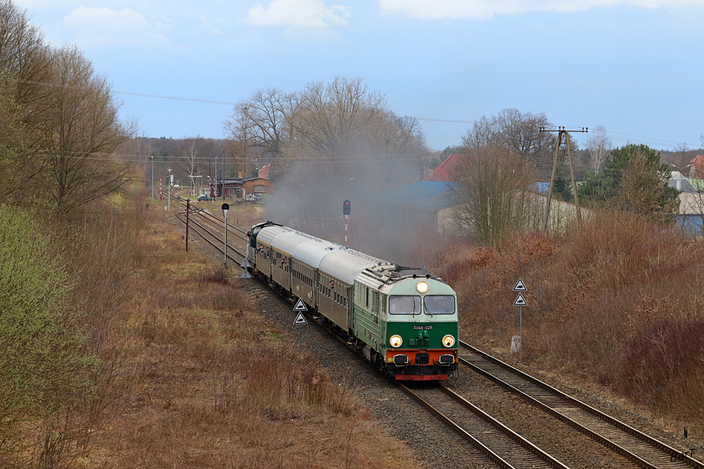SU46-029