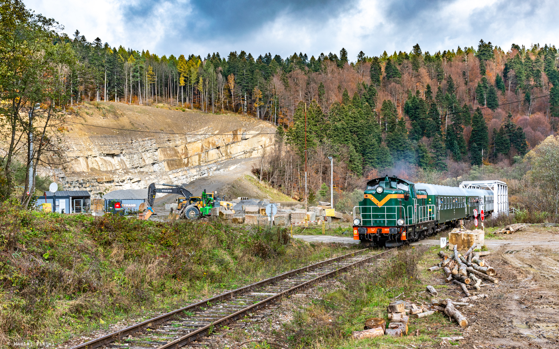 SU42-536