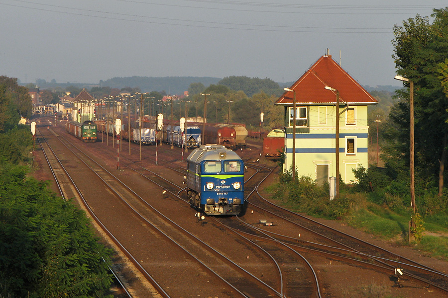 ST44-717