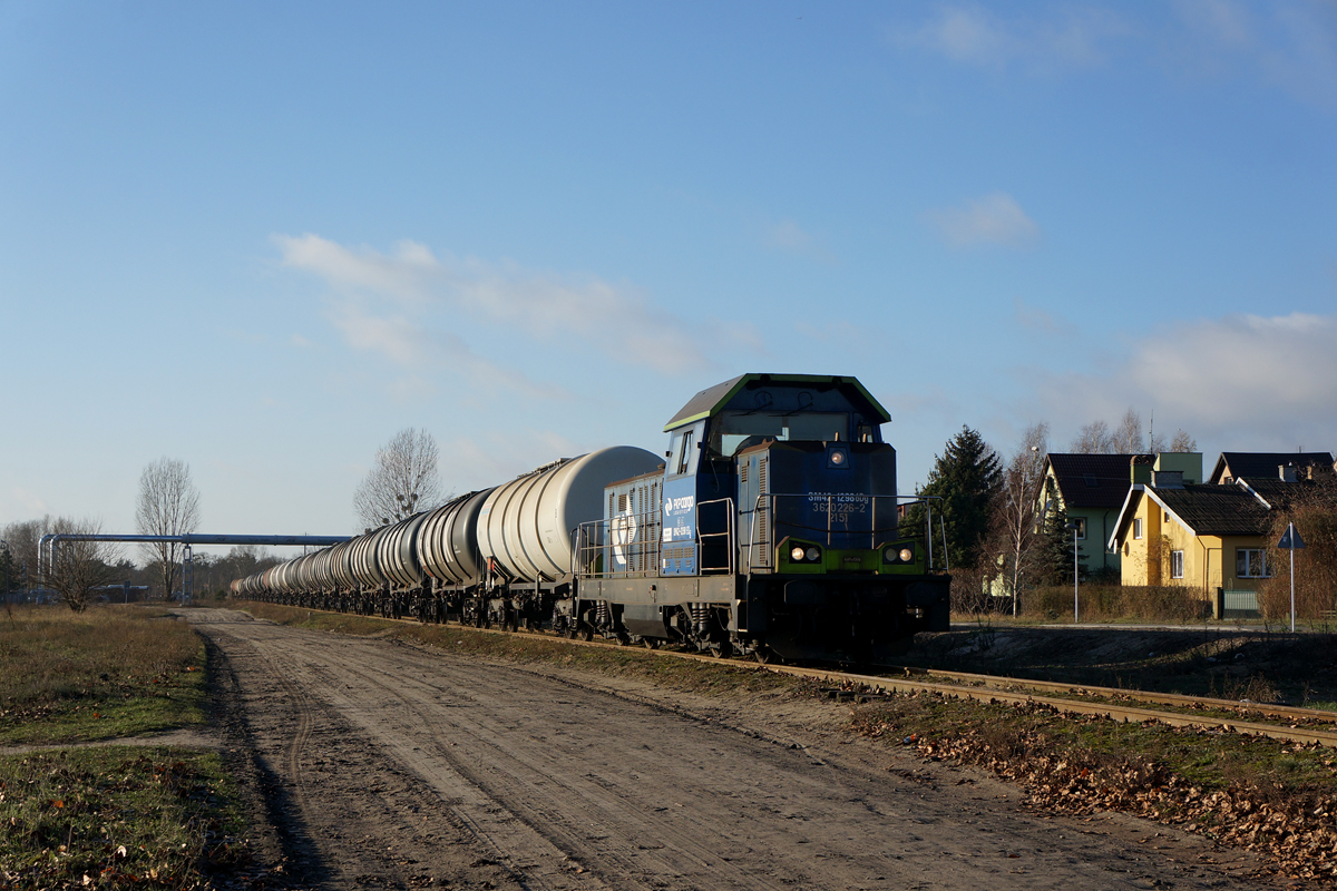 Między Koniuchami a Wrzosami.
