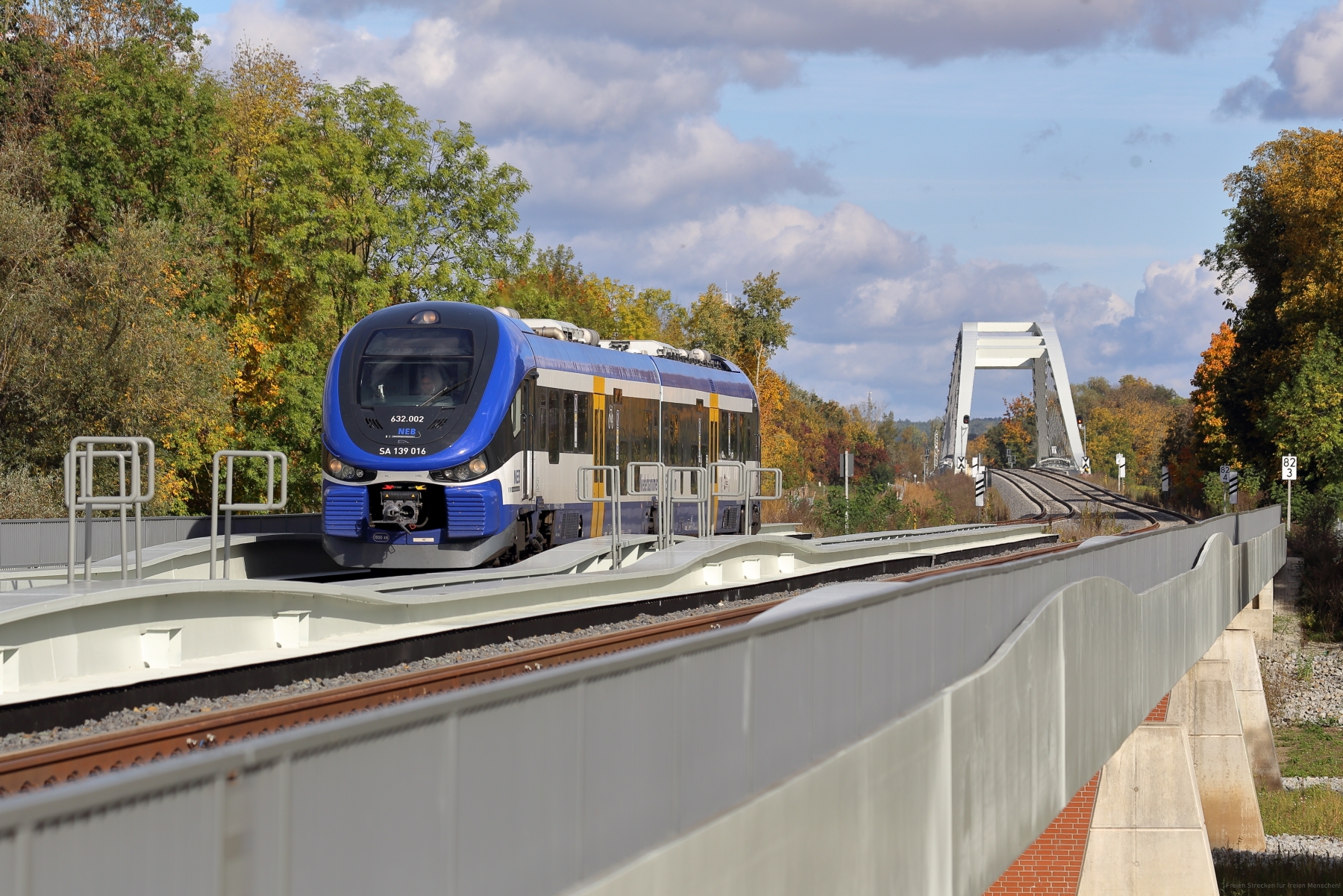 Most kanału powodziowego Odry