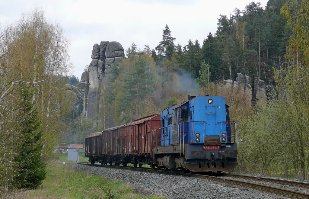 742 349-4