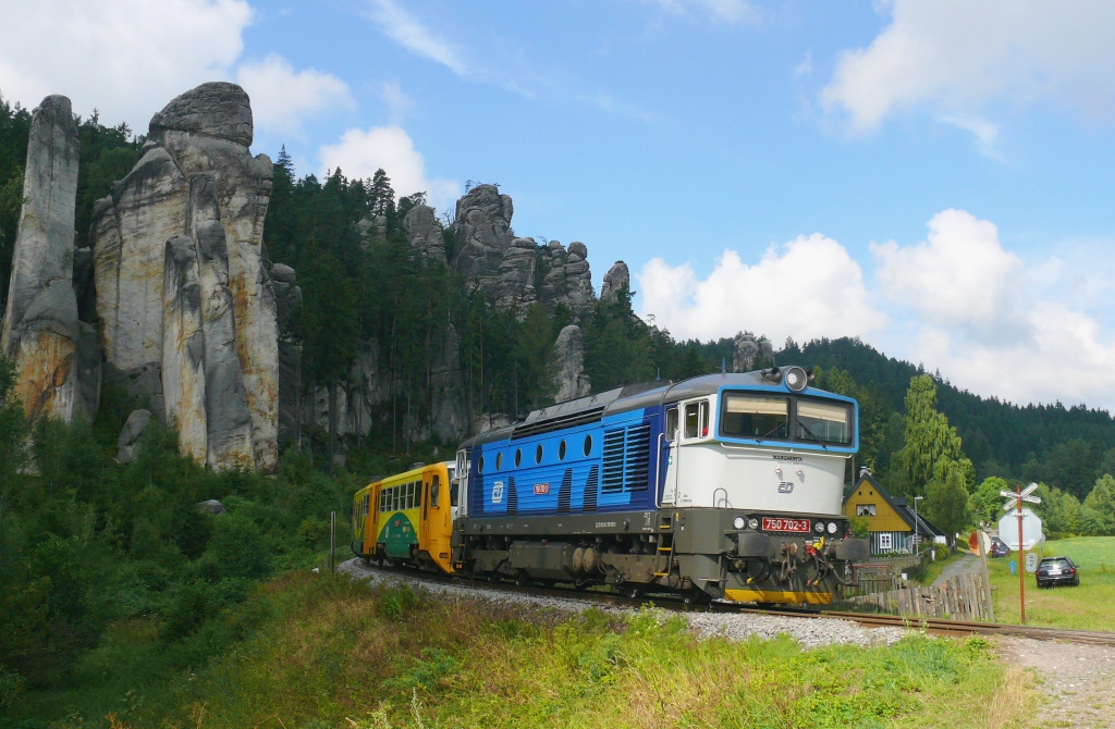 750 702-3