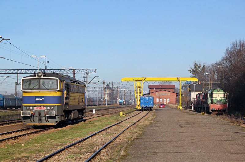 753 713-7
