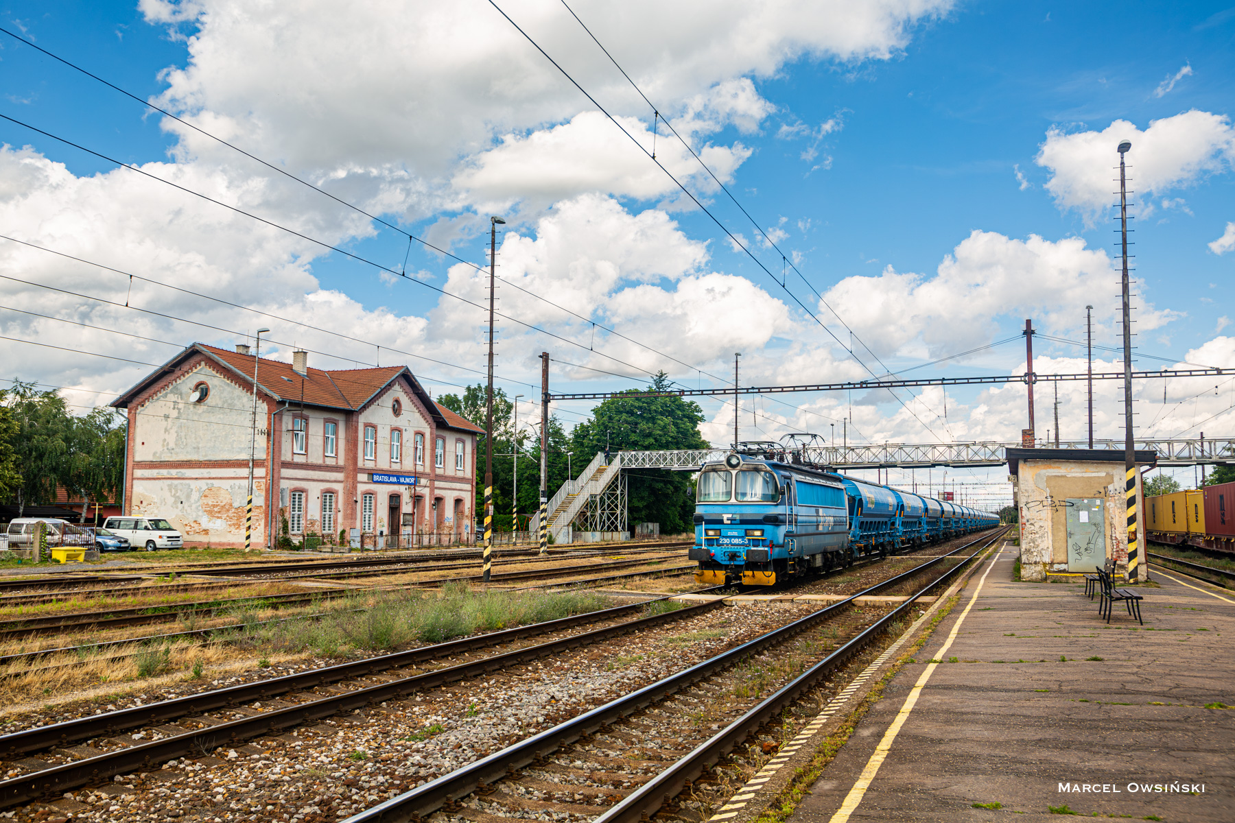 230 085-3