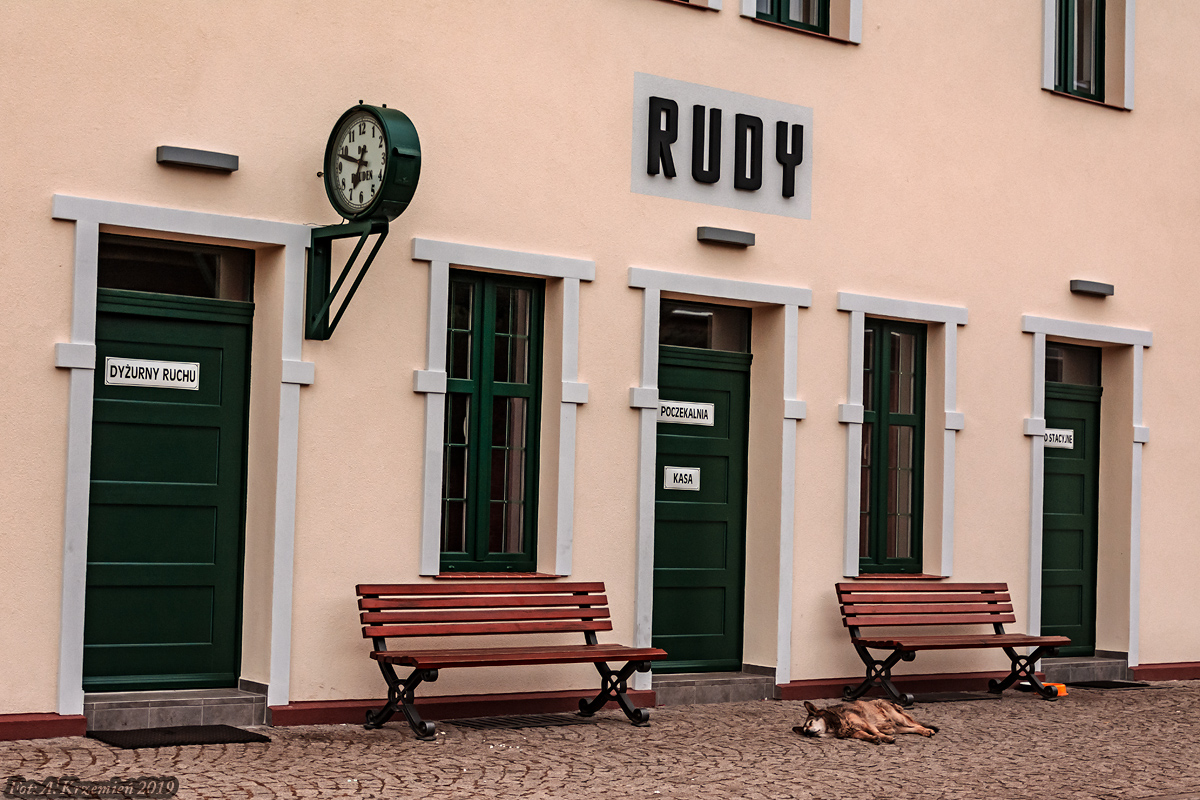Pracowita niedziela na wąskim torze