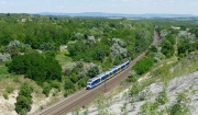 425 009