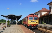 418 305
