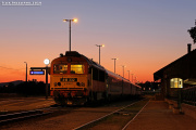 418 332
