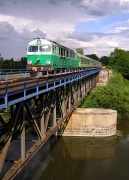 SU46-048