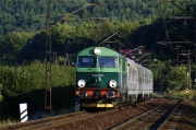 SU46-049